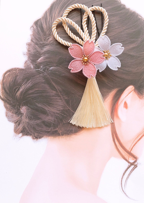 【白×くすみピンク】桜髪飾り 布花ヘアアクセ 七五三 成人式前撮り 振袖コーデ 卒業式 着物 和装 浴衣 さくら サクラ 8枚目の画像