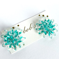 【popular】揺れるcrystal emerald greenDahlia pierce/earring＊small 3枚目の画像