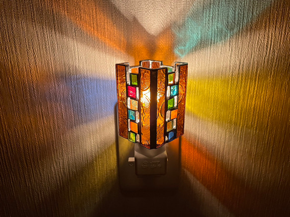 キューブ（ステンドグラスのフットランプ・おやすみランプ） 2枚目の画像