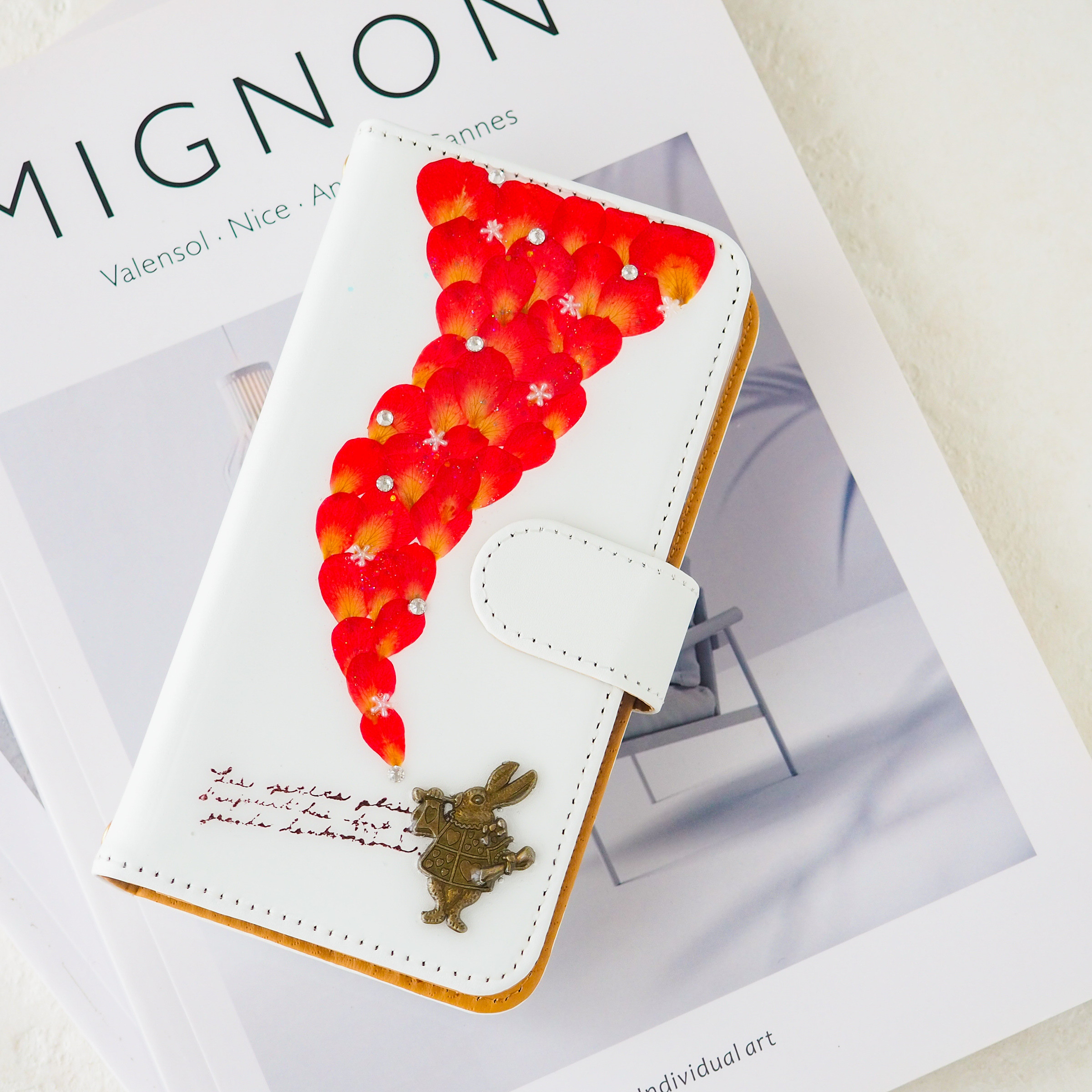 ＊アリスうさぎとミニバラの押し花スマホケース＊167’全機種対応 本物のお花 スマホショルダー iPhone17