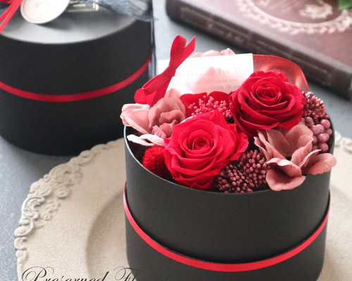 造花　赤い薔薇　オンシジウム　アレンジ　御祝　母の日　誕生日 祝！還暦「紅」60歳のお祝い アレンジメントM 生花 花市場から直送 父