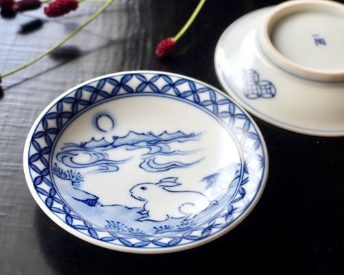 再販】染付月兎豆皿 約9.8cm 薬味皿・豆皿 ittou 通販 12471785