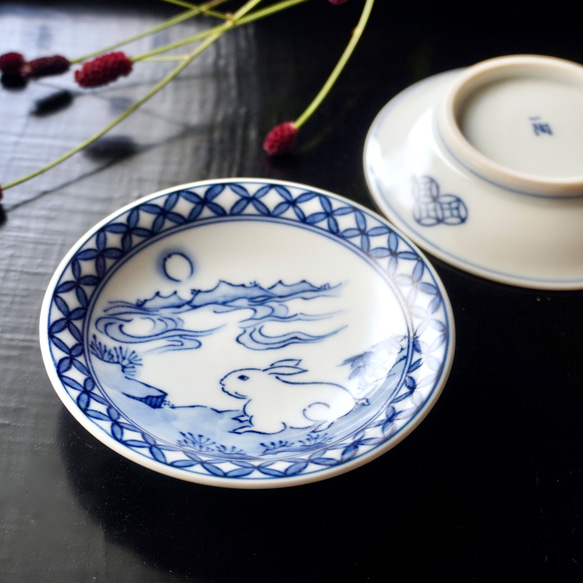 再販】染付月兎豆皿 約9.8cm 薬味皿・豆皿 ittou 通販 12471785