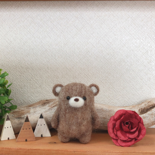 羊毛フェルト ひとりで立てるクマ君 羊毛フェルト hiromisaku 通販