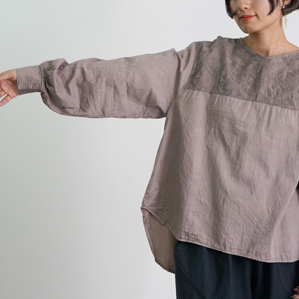 刺繡襯衫/粉米色/三河紡織 第5張的照片