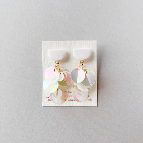 ポリマークレイ × スパンコール costume jewelry ピアス -white