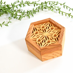 屋久杉小物入れ　ジュエリーボックス　アクセサリーボックス　屋久杉宝石箱 組子の小箱 希少な屋久杉製 A 和モダン ジュエリーボックスとしても