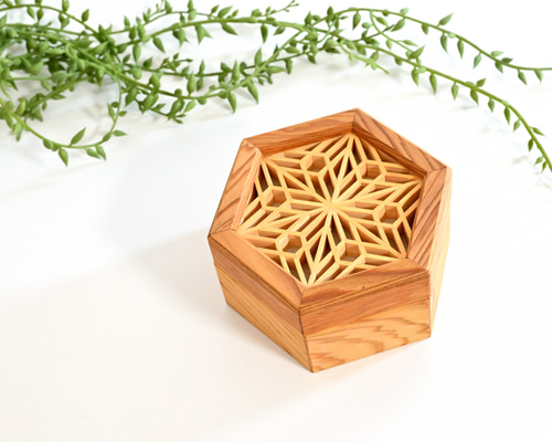 杉　矢羽模様の組子　小引き出し　※値下げしました！ 杉 矢羽模様の組子 小引き出し ※値下げしました！ 杉 矢羽模様の組子