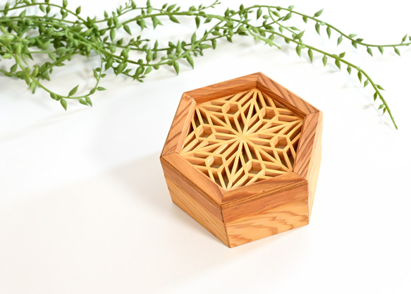 アウトレット　組子の小箱　屋久杉　【八重桜】 1枚目の画像