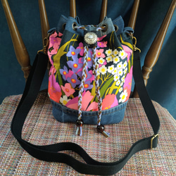 592 ユリィ　大きめデニムリメイクバック　ハンドメイド DIY 】デニムリメイクで大きなトートバッグ作ってみました I
