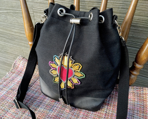 美品　les petits joueurs ショルダーバック　巾着型　ハンド 合皮巾着ショルダーバッグ
