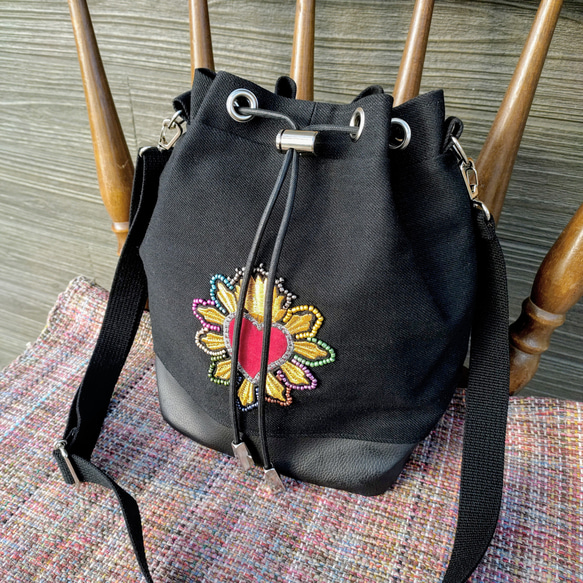 ロラライハリス♡ブラックWデニム♡刺繍のワンハンドル巾着バッグ♡ストーン付き MexicoHeart♡コラソン ビーズ刺繍ワッペンの巾着型ショルダー