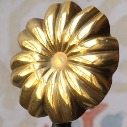 花の形の真鍮ボタン φ21mm 金属 ブラス メタル フランス輸入 2枚目の画像