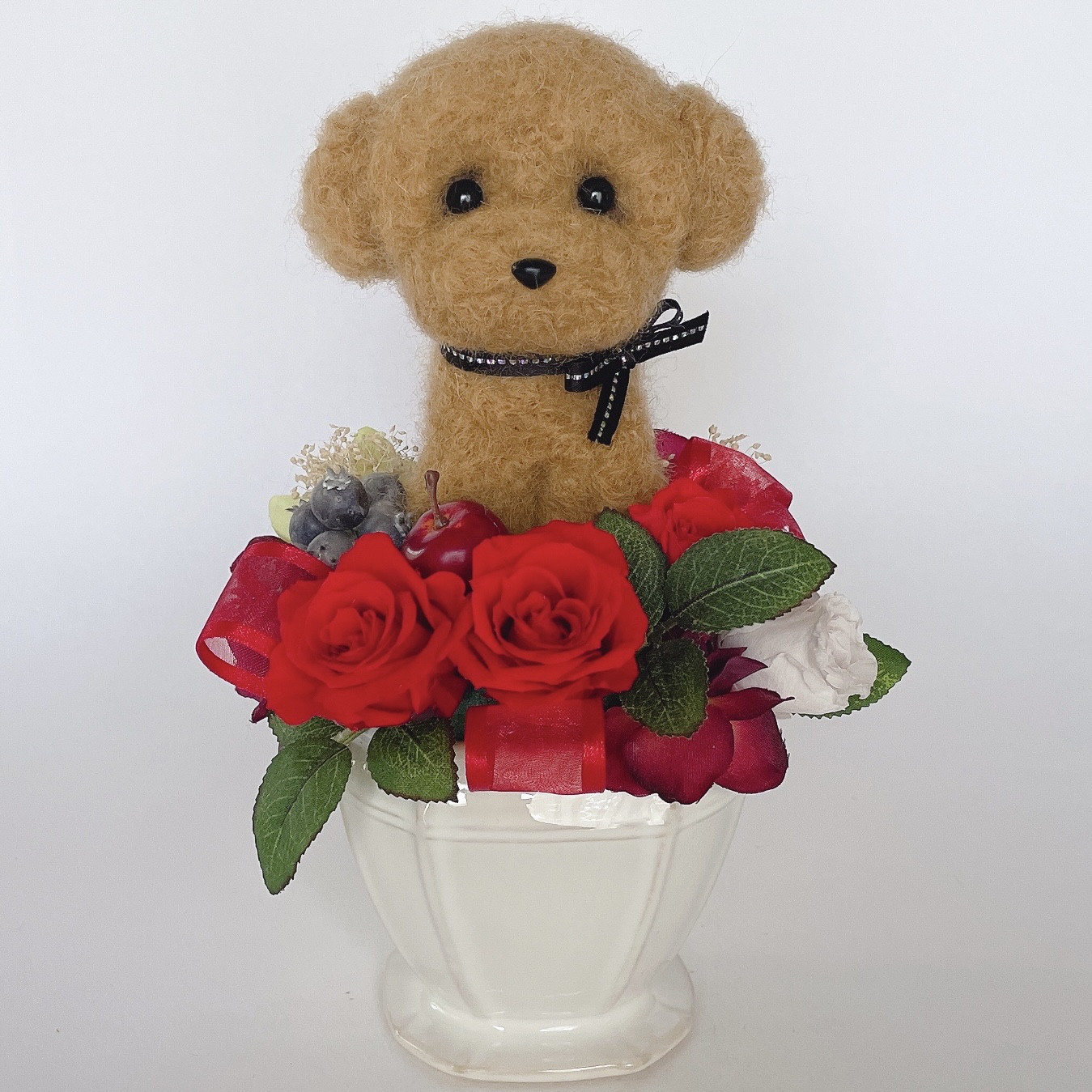 トイプードル（レッド）とリンゴのプリザーブドフラワーアレンジメント（赤）　犬　花　母の日