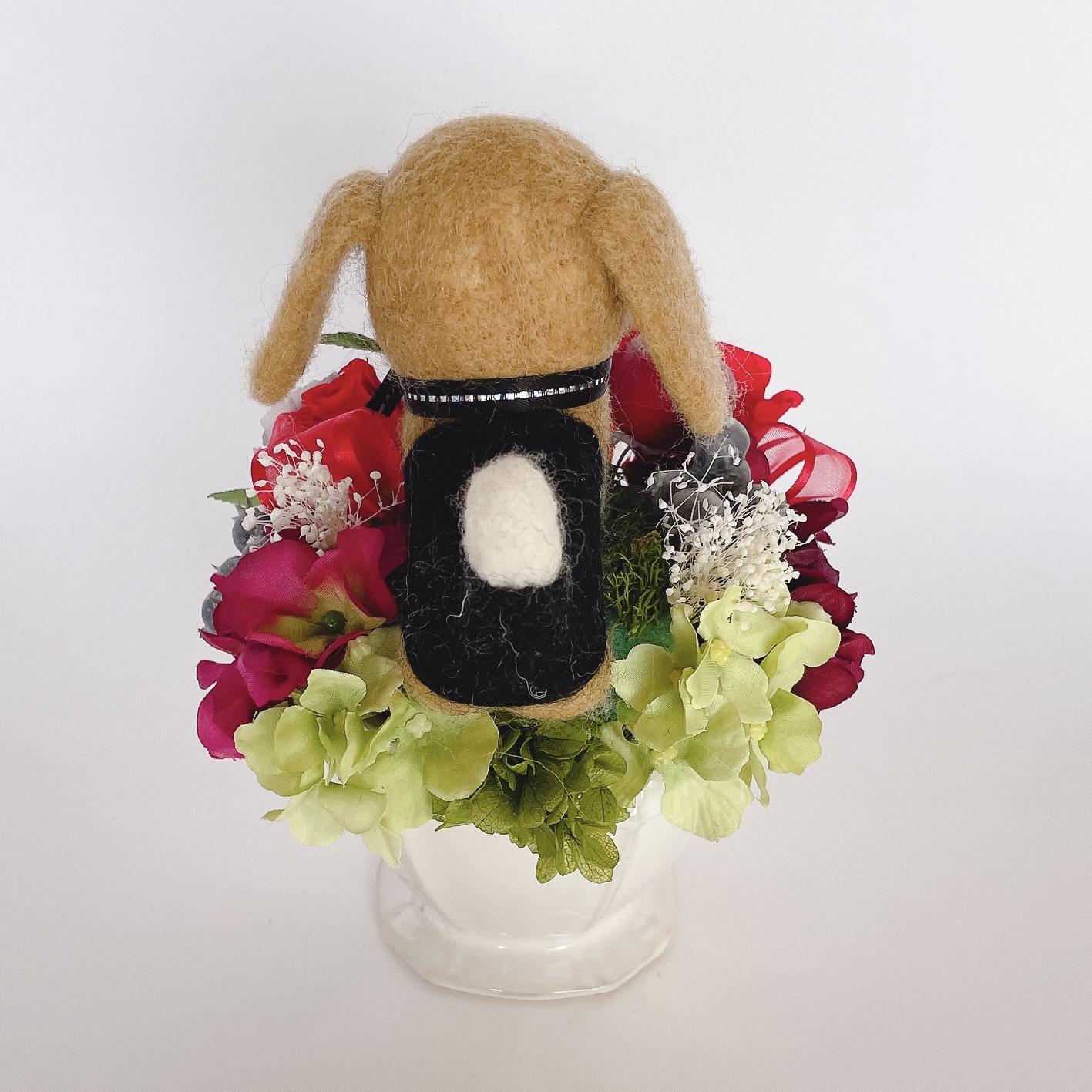 ビーグルとリンゴのプリザーブドフラワーアレンジメント（赤）　犬　母の日