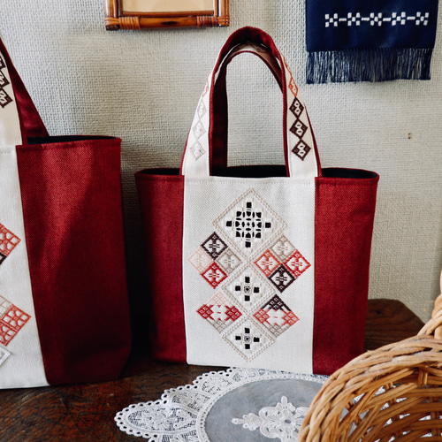 にこ　刺繍バッグ CHIZURI 刺繍フラットミニバッグ H25S230 | 25SSから選ぶ,25SS