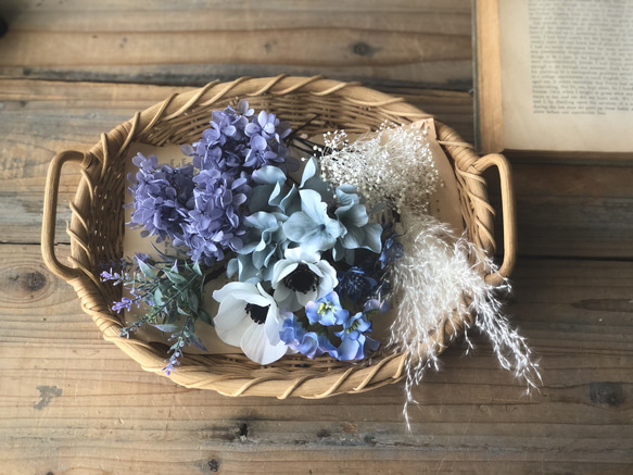 アネモネのナチュふわクラッチブーケ/ blue × lavender purple 8枚目の画像