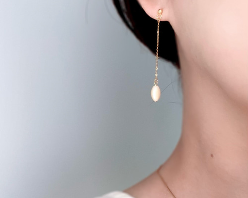 一粒マザーオブパールの揺れるスイングピアス/イヤリング ピアス