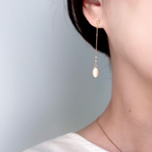 一粒マザーオブパールの揺れるスイングピアス/イヤリング ピアス