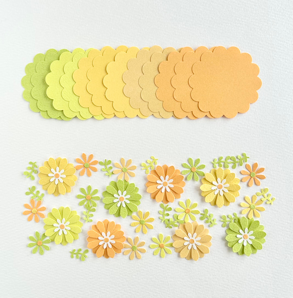 クラフトパンチのカード(4.5cm)とお花のセット(イエロー)〜ペーパーフラワー　色紙デコレーション　寄せ書き 2枚目の画像