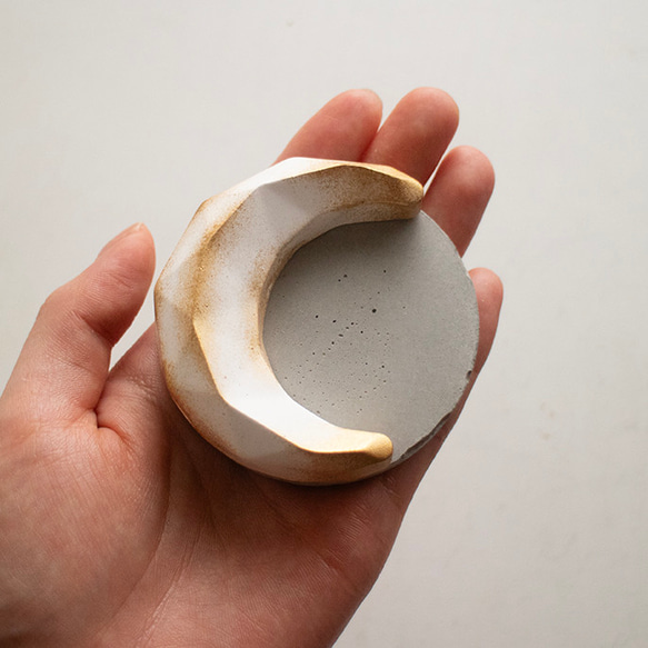 【ギフトに人気】michikake moon stone | 三日月のアロマストーン 5枚目の画像