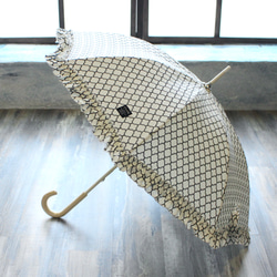 日差し対策に♪フリル付き日傘 モロッカン柄 (オフホワイト) 2枚目の画像