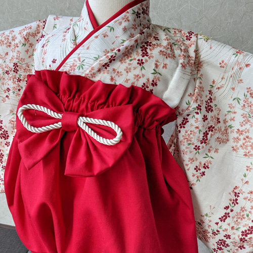 ベビー袴 3ヶ月〜1歳半 桜舞✕濃赤 ひなまつり ベビー服 yu_yu ベビー袴 3ヶ月〜1歳半 桜舞✕濃赤 ひなまつり ベビー服 yu_yu