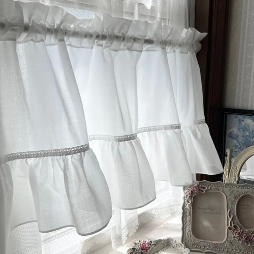 フリルカフェカーテン♡オフホワイト オフホワイト フリル カフェカーテン カーテン EMI's Garden〜エミズ