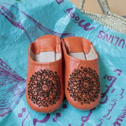 【値引済】￥6480→￥4536【ビーズ・バブーシュ】オレンジ・スモークゴールド／手作り　レディース　高品質革 1枚目の画像