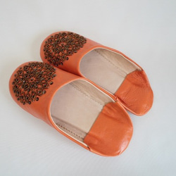 【値引済】￥6480→￥4536【ビーズ・バブーシュ】オレンジ・スモークゴールド／手作り　レディース　高品質革 4枚目の画像