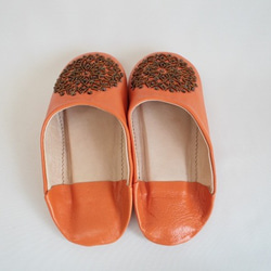 【値引済】￥6480→￥4536【ビーズ・バブーシュ】オレンジ・スモークゴールド／手作り　レディース　高品質革 3枚目の画像