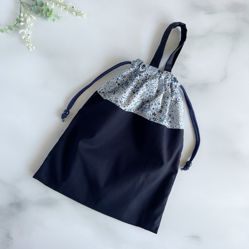 M 35×30 持ち手あり】リバティアデラジャ（星）紺色の巾着袋、縦35cm