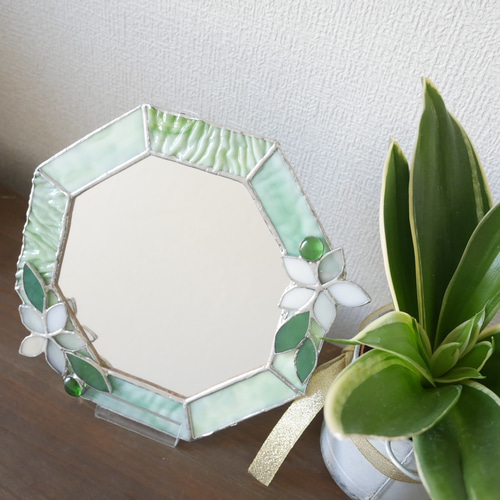 ✴︎:リップルグリーンの八角形の鏡♪ （size20㎝/Max22） ステンド