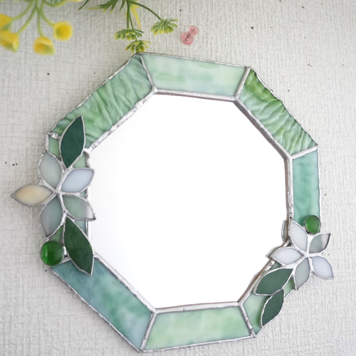 ✴︎:リップルグリーンの八角形の鏡♪ （size20㎝/Max22） ステンド
