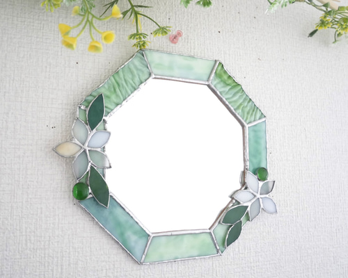 ✴︎:.リップルグリーンの八角形の鏡♪ （size20㎝/Max22） ステンド