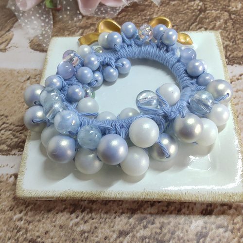 シュシュ  ヘアゴム  ビーズ  水色/ベージュ 大人可愛いビーズシュシュ〜ブルー〜 シュシュ ラピスラズリ 通販