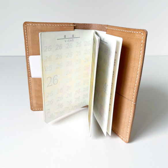 “免運費” Nume 皮革 [一本皮革定制的平裝書，帶有 A6 大小書籤的書皮] 以美麗的糖果色生長的無粉底皮革 第1張的照片
