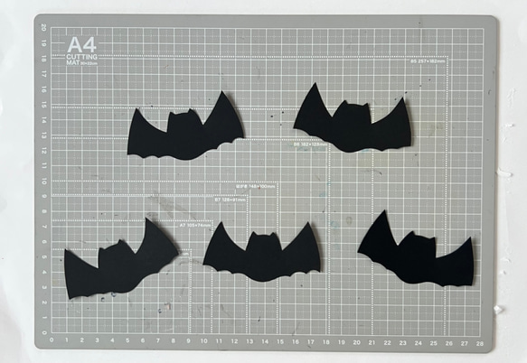 ハロウィン コウモリ　壁面　装飾 ハロウィン】コウモリ8枚(ブラック) 顔あり 保育園 壁面 ハロウィン 秋