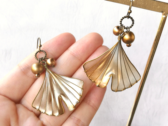 Ginkgo leaves pierced earring 第6張的照片