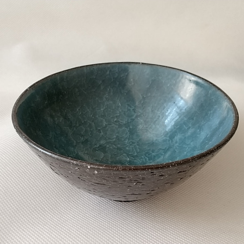 高麗青磁輪線紋茶碗です貫入いり 高麗青磁輪線紋茶碗です貫入いり