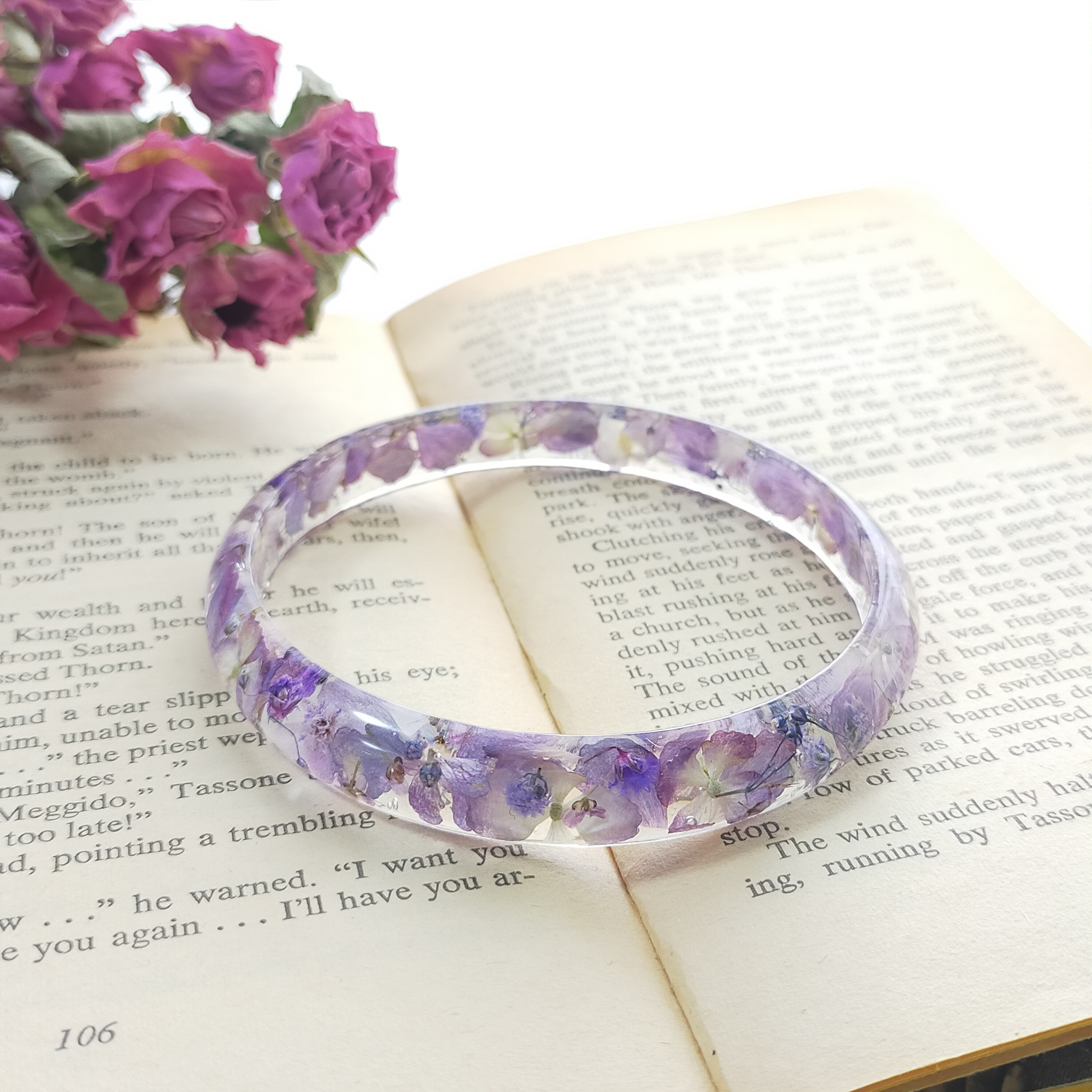 〜ふんわりラベンダーカラーのバングル〜　くすみカラー　アンティーク　紫　パープル　ドライフラワー　レジン　クリア　春夏秋