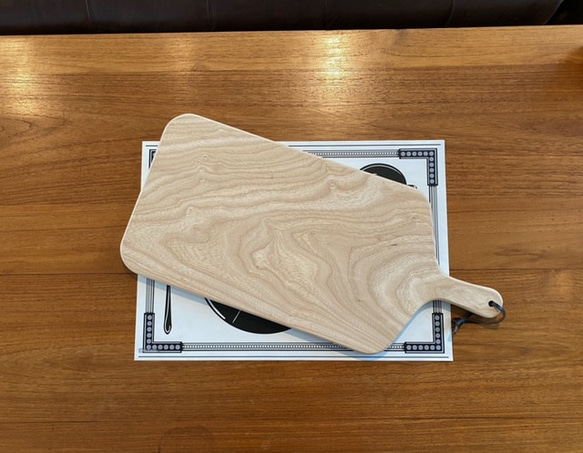 ホワイトアッシュ 天然無垢材のカッティングボード （ワイドタイプ