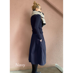 RATA ❤️ 黑色和海軍藍 ❤️ 長度可以從M到3L選擇 ❣️ 乾淨漂亮的腰部 ❣️ 成人喇叭裙，柔軟地展開 ❤️ 堅固的材質 第5張的照片