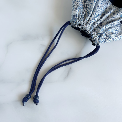 M 35×30】リバティアデラジャ（星・ブルー）紺色の巾着袋、縦35cm×横