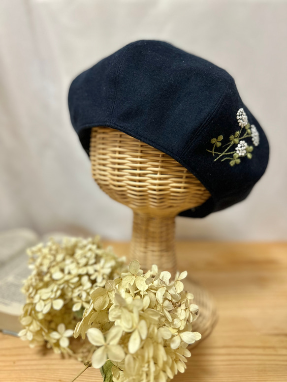 秋冬【キッズ/厚地】播州織クローバー刺繍 ベレー帽子　ネイビー　 5枚目の画像