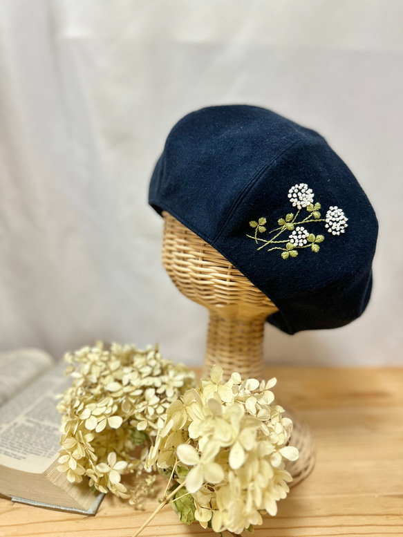 秋冬【キッズ/厚地】播州織クローバー刺繍 ベレー帽子　ネイビー　 2枚目の画像