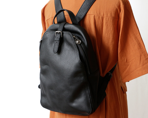 【極美品】フルラ ダウン タウン リュック バックパック レザー A4可 肩掛け 楽天市場】フルラ（バックパック・リュック｜レディースバッグ