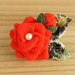 【感謝♡sale】リボン刺繍ブローチ　ハンドメイド　くるみボタン　2個 節分 感謝sale】 ハンドメイド 2個 リボン刺繍ブローチ くるみ