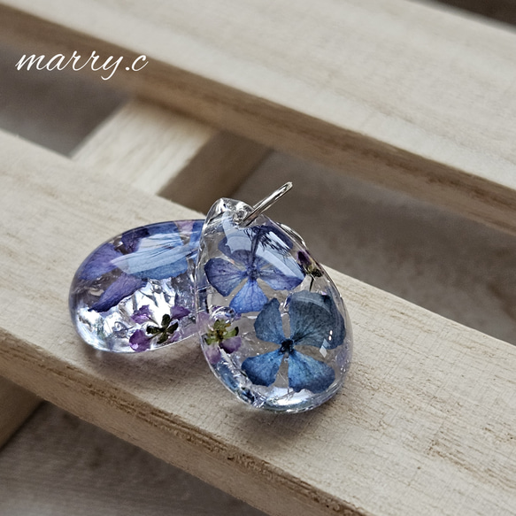 紫陽花～*琉球ガラスしずくピアス・イヤリング marry.c's handmadeaccessory 1枚目の画像