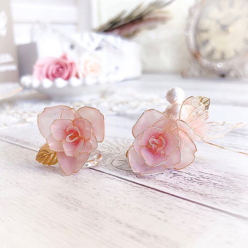 薔薇と蝶のイヤーカフ ディップアート アメリカンフラワー 薔薇